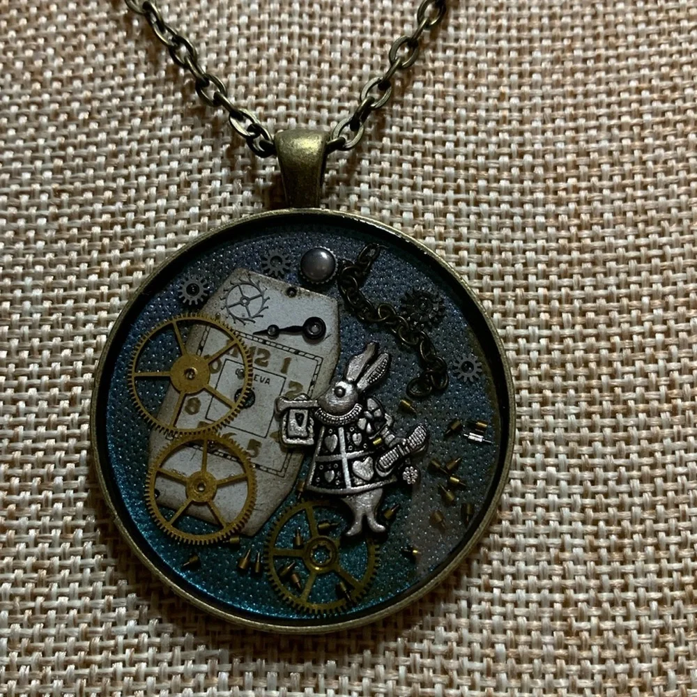 Alice in Wonderland Steampunk New Necklace Hand Crafted - Picture 4 of 9
